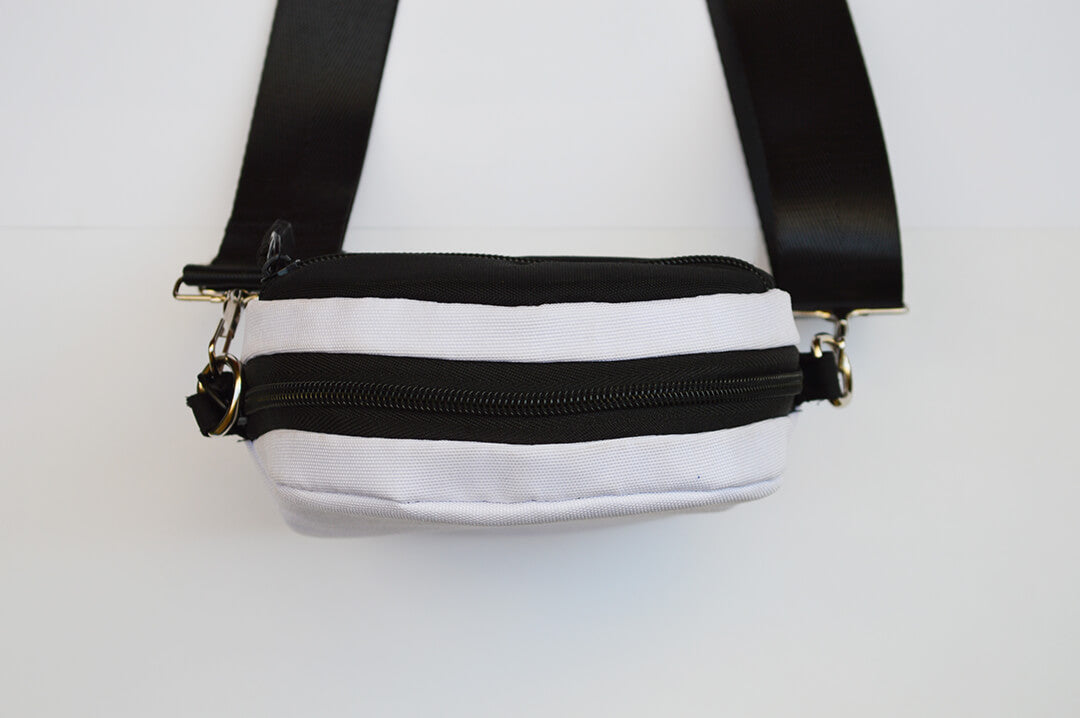 Engrave black & white Mini bag